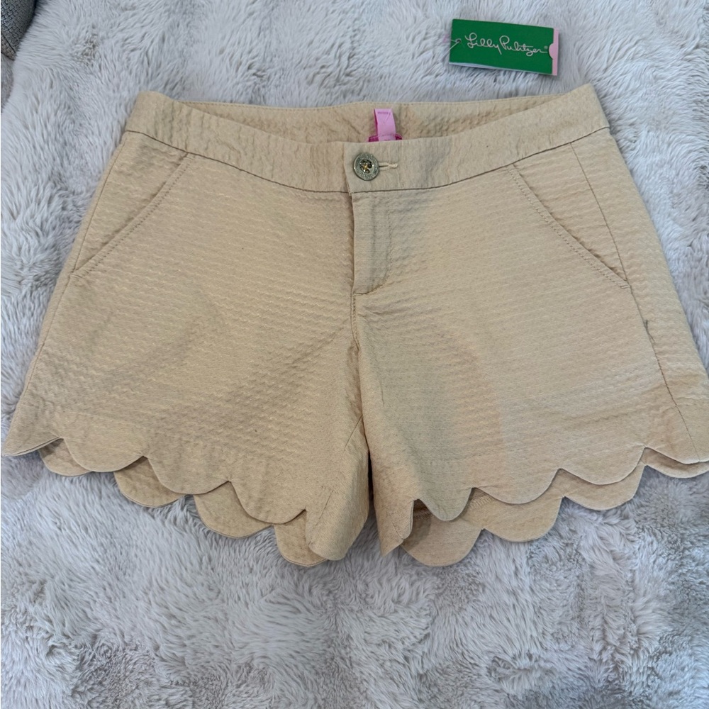 Lilly Pulitzer Cream Scallop-Hem Women's Shorts